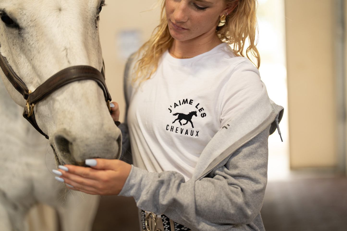 I Love Horses (In French) T-shirt (Light Colors)  | j'adore les chevaux