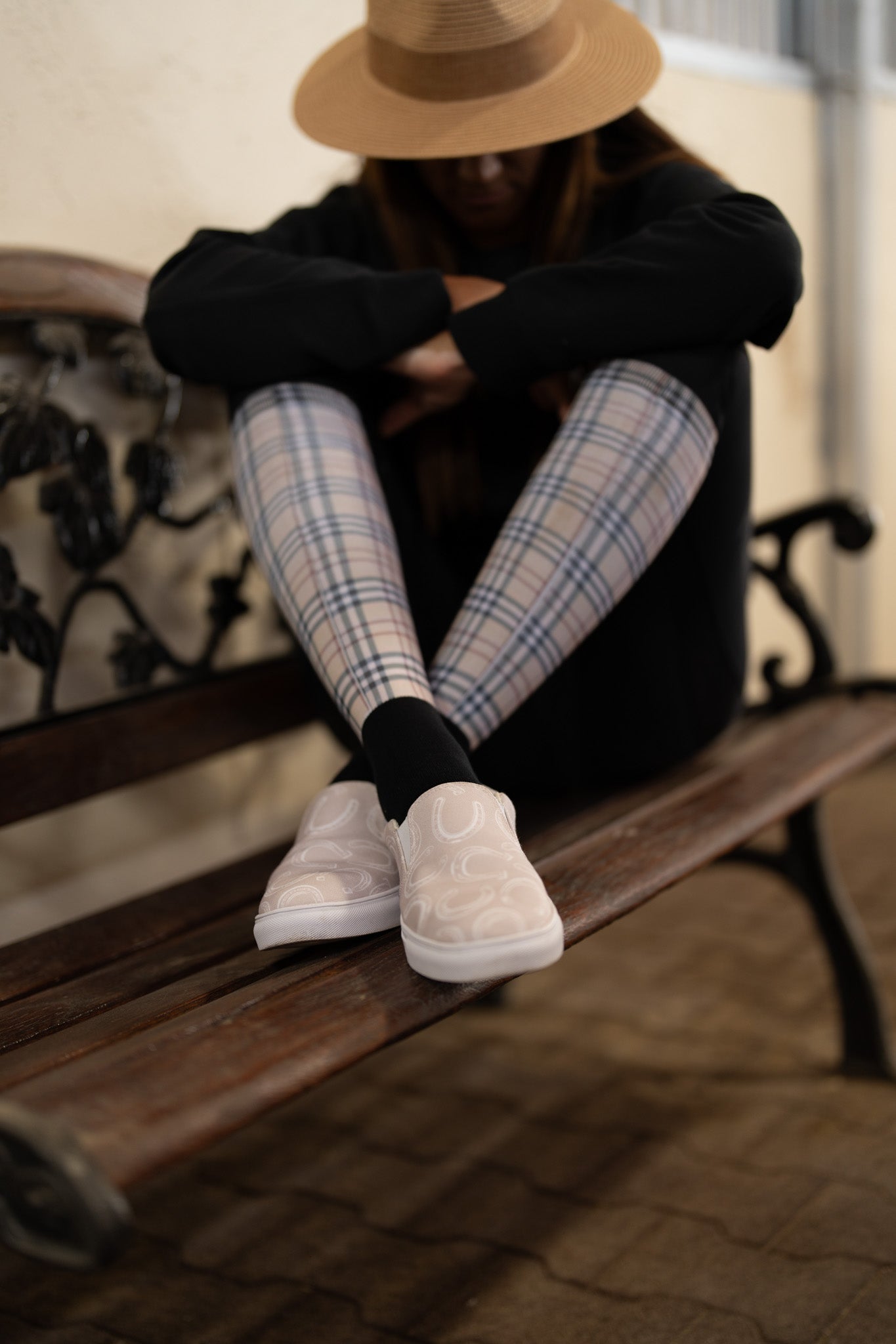 Horseshoe slip-on canvas shoes | Tan