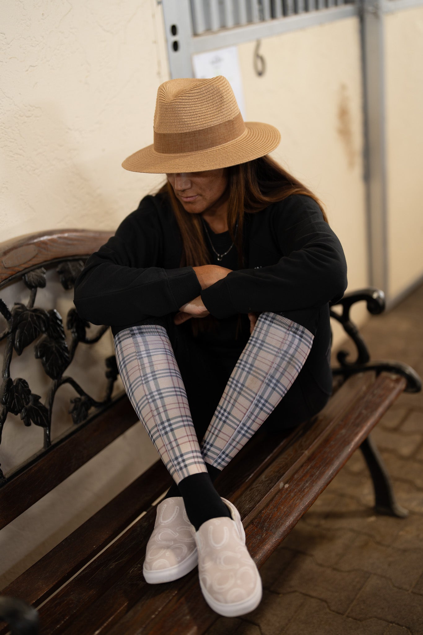 Horseshoe slip-on canvas shoes | Tan