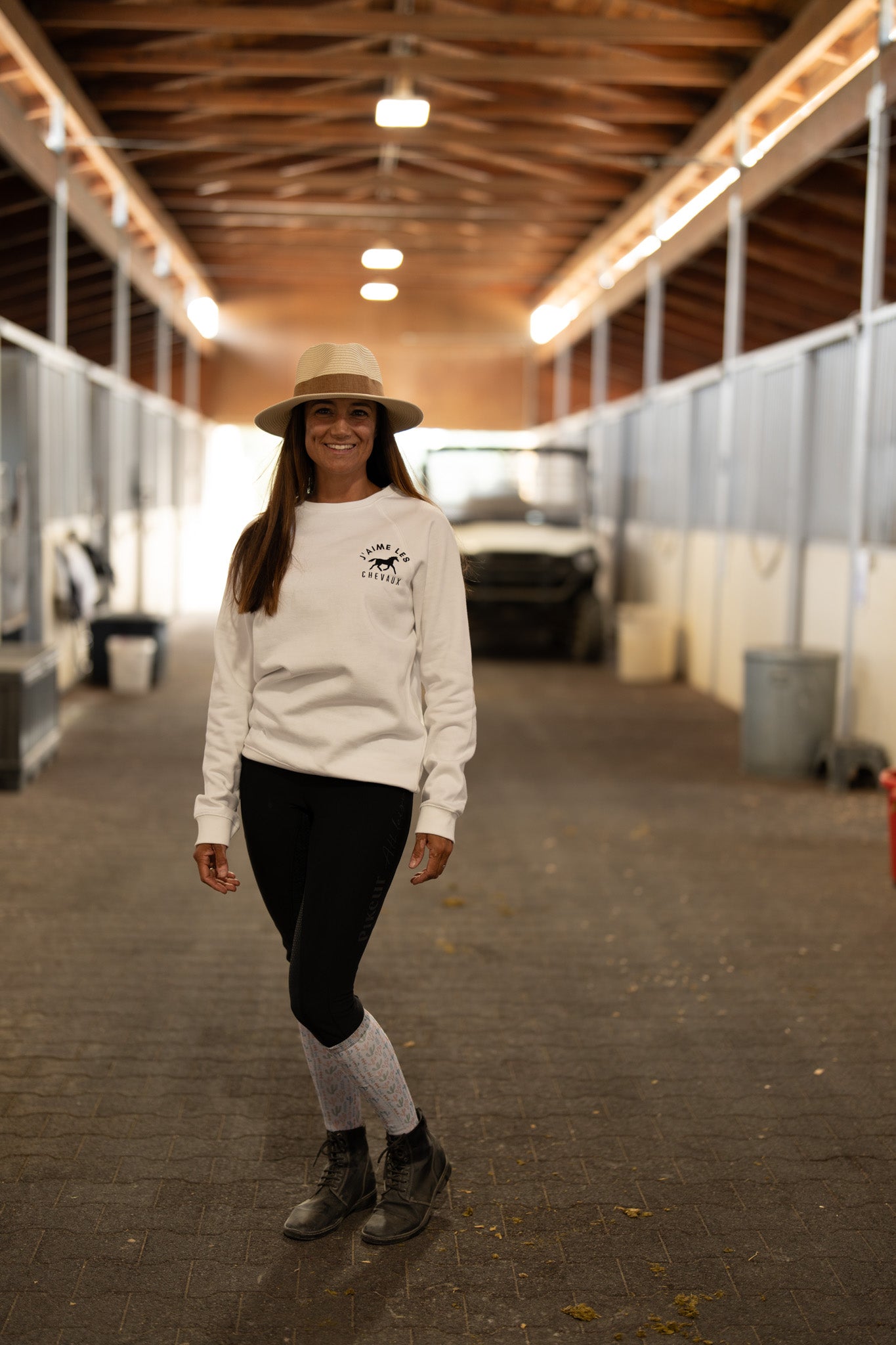 I Love Horses (In French) Crew neck Sweatshirt (Light Colors) | j'adore les chevaux