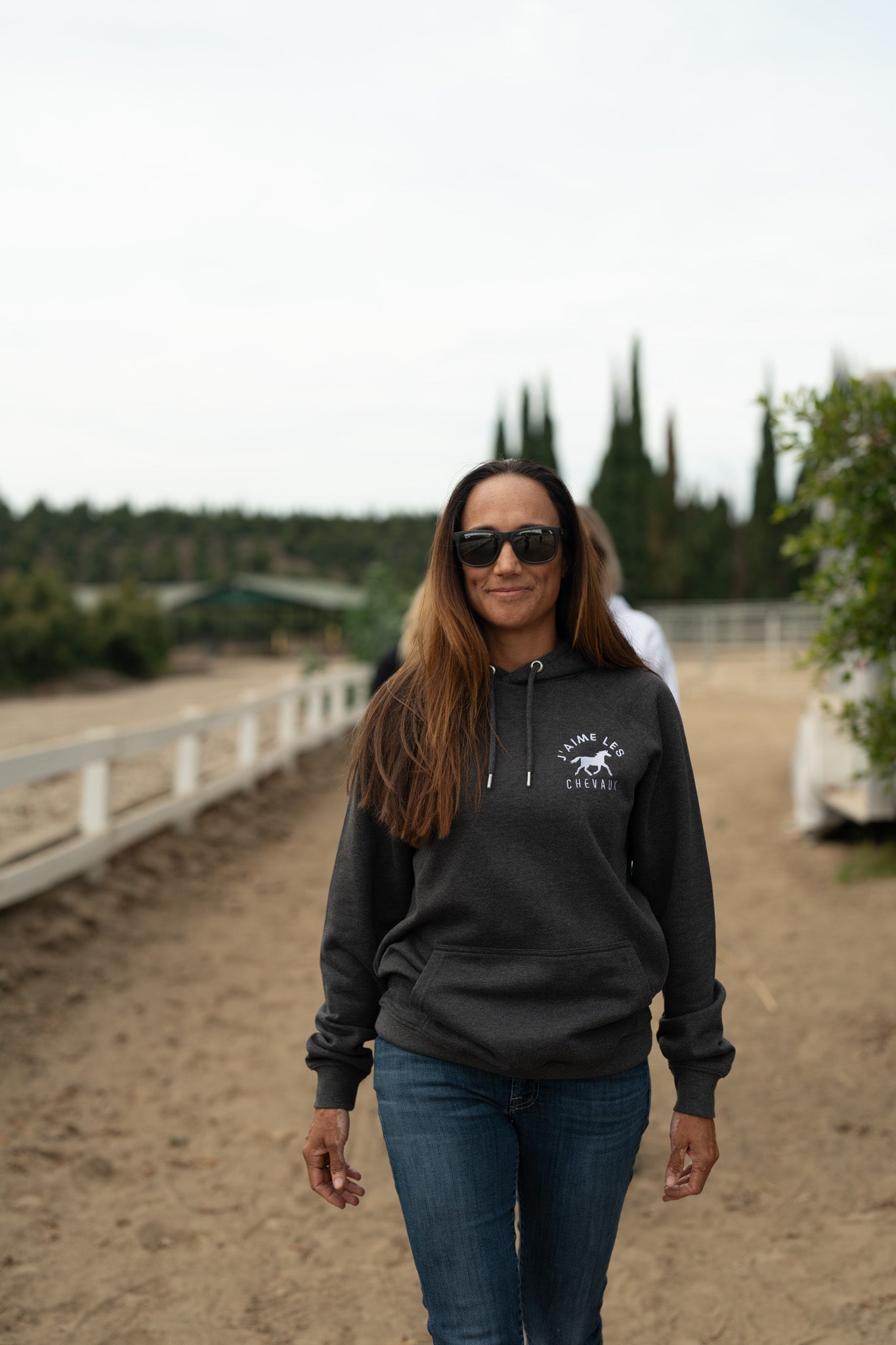 I Love Horses (In French) Hoodie Sweatshirt (Dark Colors)  | j'adore les chevaux